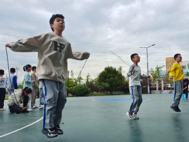 石雕非遗技艺的深沉内涵品读跨服宗族战疆场上的热血华章